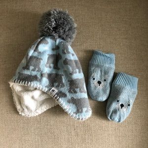 The North Face baby beanie and mittens set